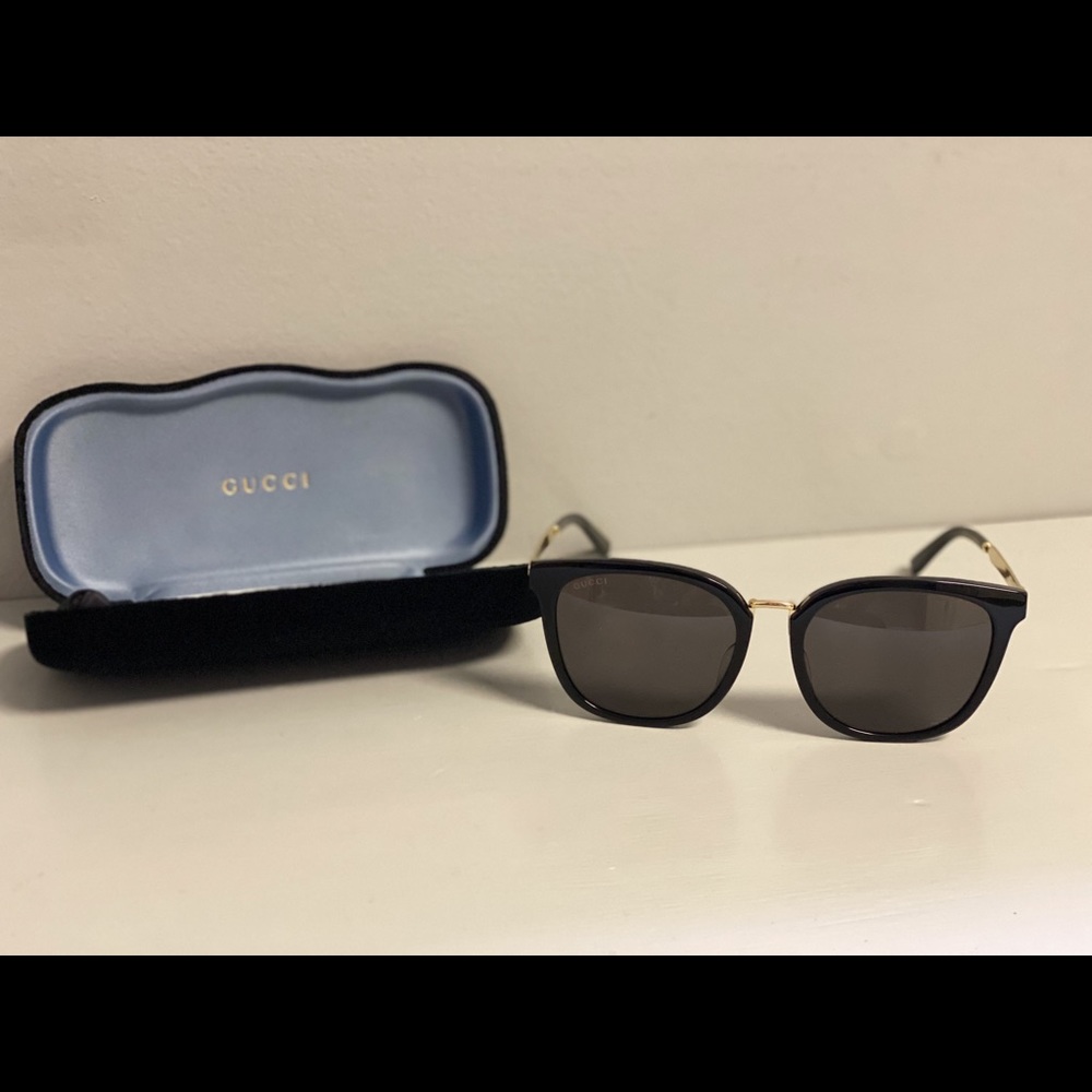 NEW✨ Gucci sunglasses 😎 - Picture 8 of 12